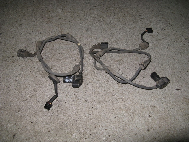Передній датчик ABS 8E0927803A VAG