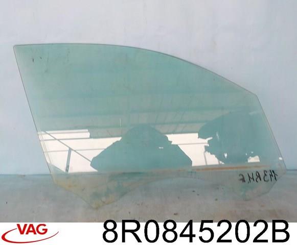 Скло передньої правої двері 8R0845202B VAG