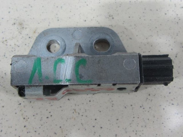 Датчик Ейрбег передній 988308H325 NISSAN