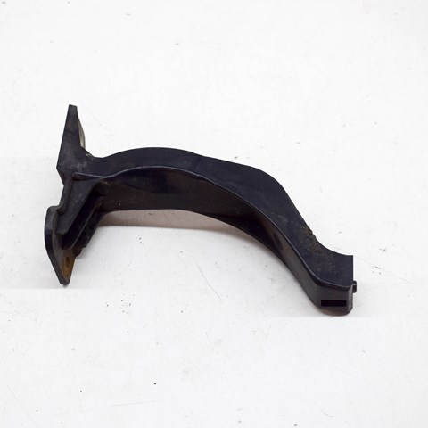 Ліве кріплення переднього бампера A1688800314 MERCEDES
