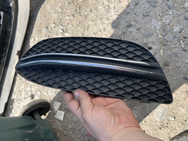 Заглушка під протитуманні фари, ліва A2058851123 MERCEDES