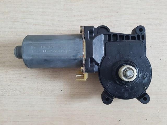 Мотор склопідйомника дверей передніх, правих A2108202642 MERCEDES