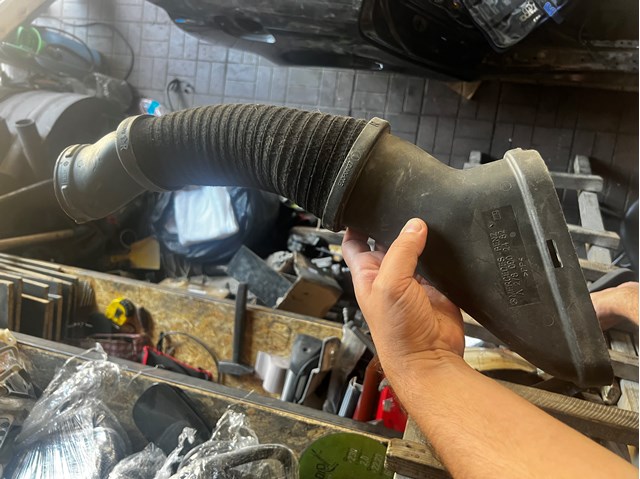 Повітрозабірник повітряного фільтра A2780902482 MERCEDES