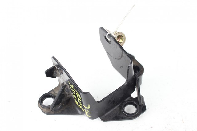 Кронштейн подушки (опори) двигуна, лівої GJ6F39080 MAZDA