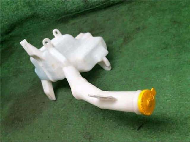 Бачок омивайки L20667481B MAZDA