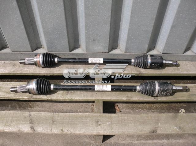 Привід задній LR024763 LAND ROVER