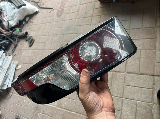 Задня ліва фара LR074813 LAND ROVER