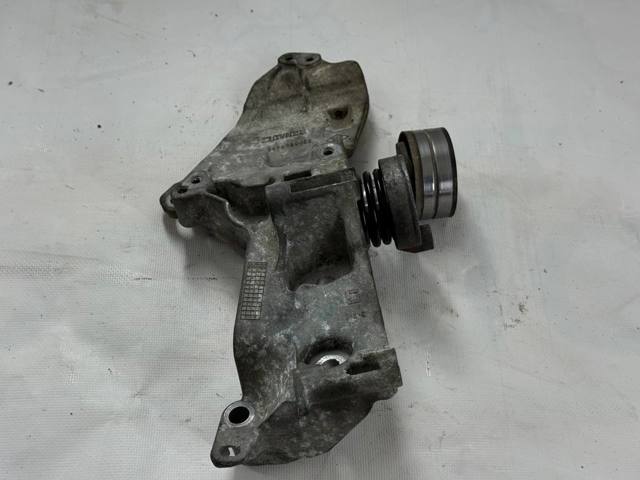 Кронштейн генератора (натяжний) 8200669495 RENAULT