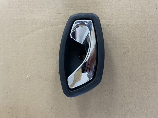 Ручка правих задніх дверей 826720001R RENAULT