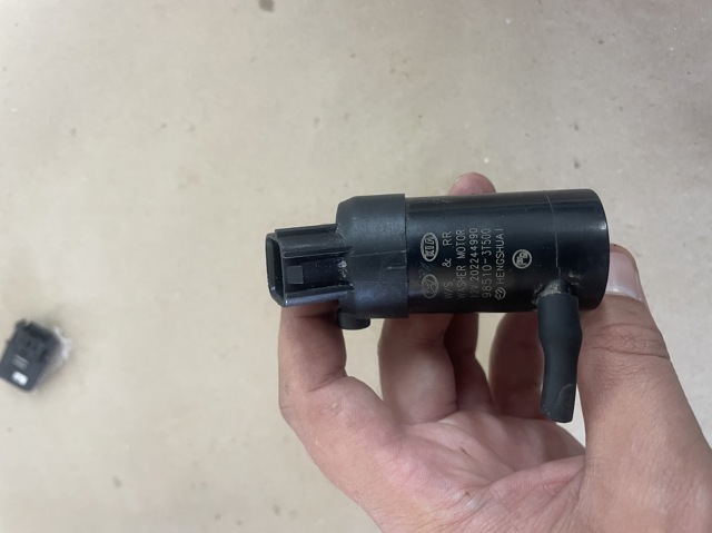 Насос електроомивача 985103T500 HYUNDAI