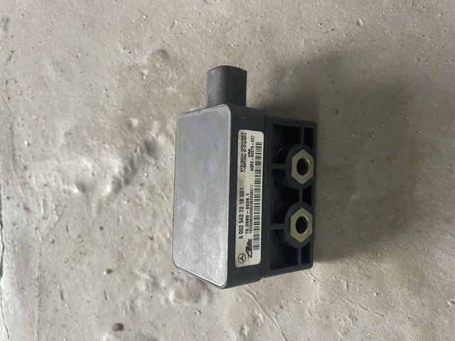 Датчик кутової швидкості повороту автомобіля A0025427218 MERCEDES