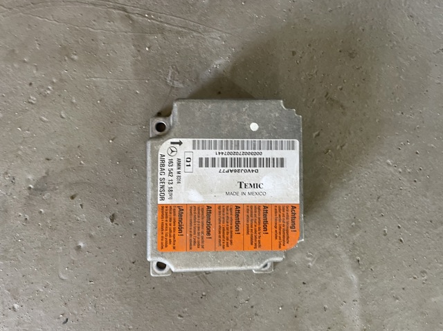 Блок управління airbag A1635421318 MERCEDES