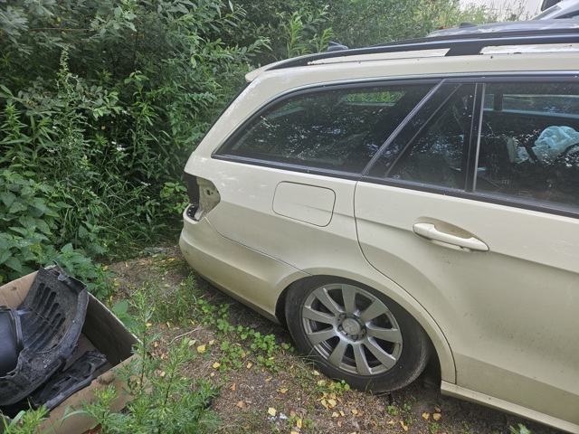 Крило заднє праве A2126300621 MERCEDES