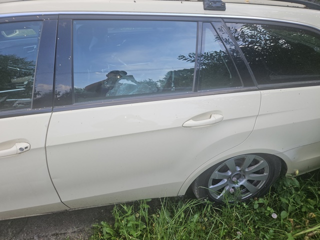 Скло задньої двері лівої A2127350310 MERCEDES