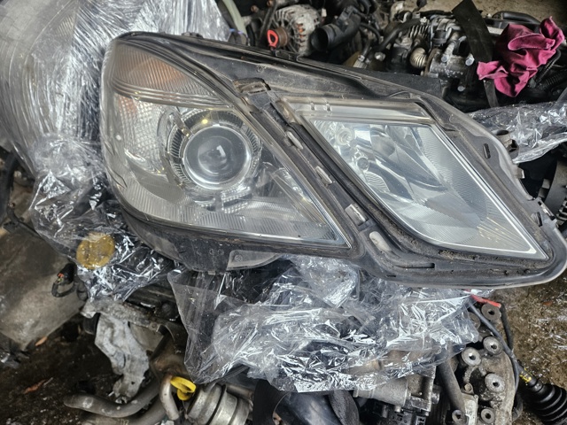 Фара основна права A2128208261 MERCEDES