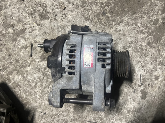 Генератор 373002G061 HYUNDAI