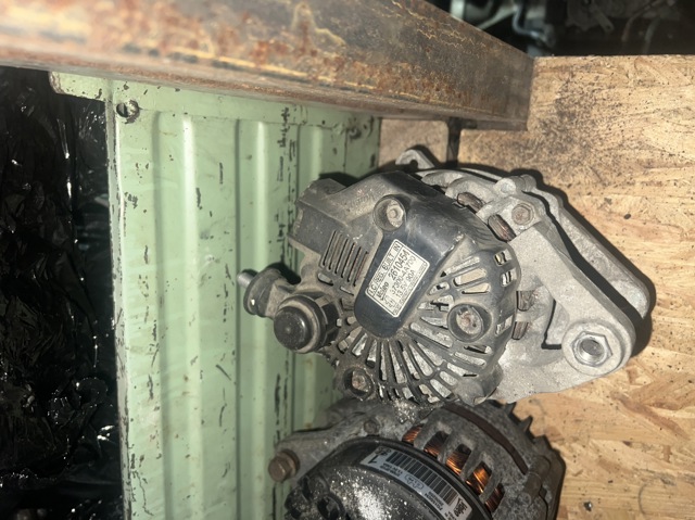 Генератор автомобільний 373004A700 HYUNDAI