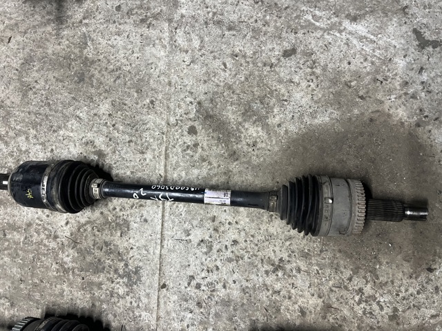 Привід лівий 49500D3060 HYUNDAI