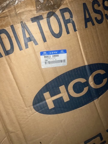 Бампер задній 866111R000 HYUNDAI