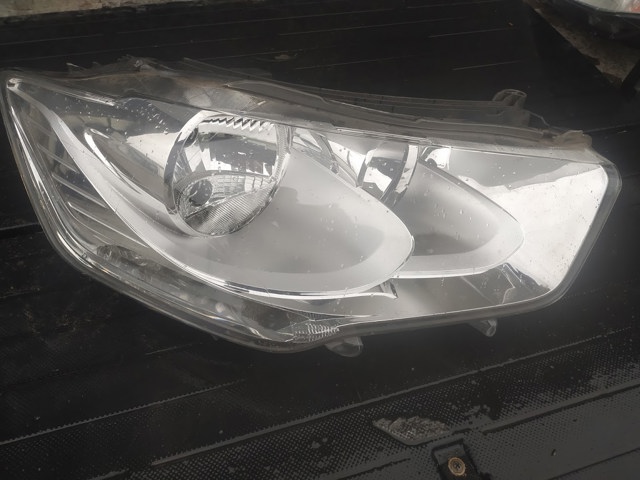 Фара передня права 9675140380 PEUGEOT