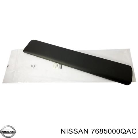 Молдинг передньої правої двері, нижній 7685000QAC NISSAN