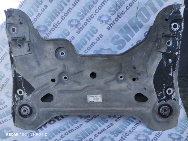 Балка передньої підвіски, підрамник 8200415900 RENAULT