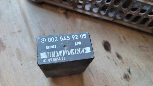 Реле електробензонасосу 0025459205 MERCEDES