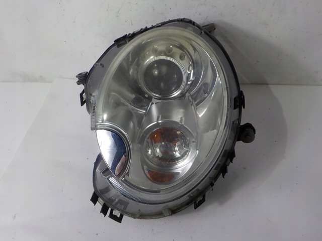 Фара правая 0301225702 BMW
