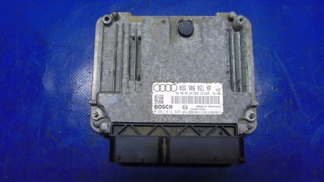 Блок електронного управління 03G906021HP VAG