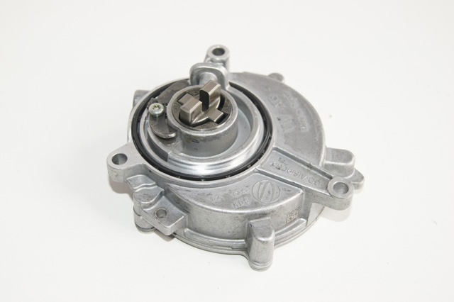 Насос вакуумний 06M145100L VAG