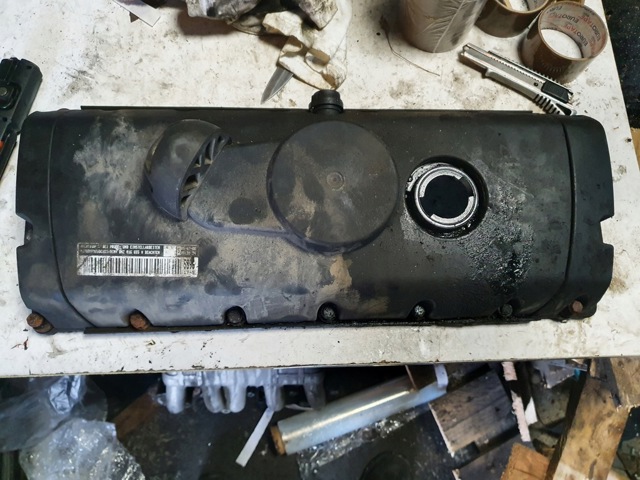 Кришка клапанів 070103469B VAG