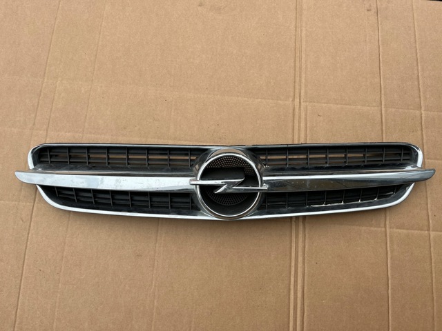 Захисна решітка радіатора 13103966 OPEL