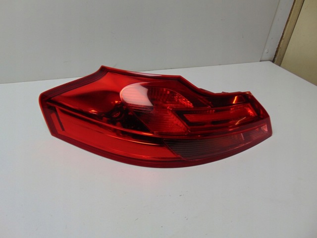 Задня ліва фара 13226856 OPEL