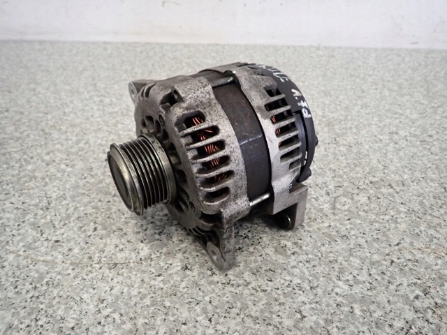 Авто генератор 13579675 GM