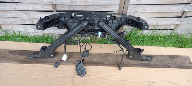 Замок капота 150039700E TESLA