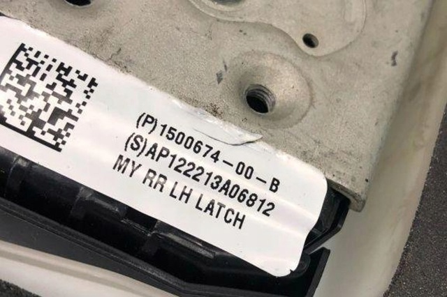 Замок задніх дверей, лівих 150067400B TESLA