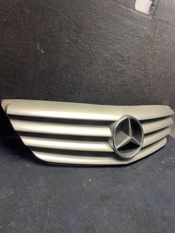 Облицювання радіатора Mercedes B