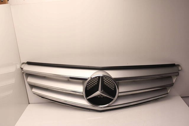 Захисна решітка радіатора 2048800023 MERCEDES