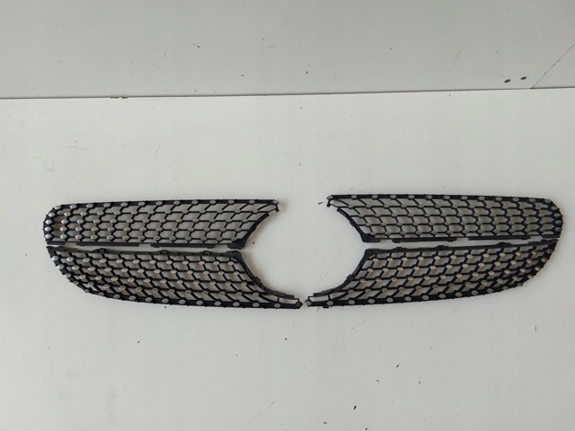 Решітка радіатора 2058881360 MERCEDES