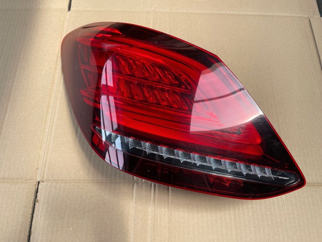 Задня ліва фара 2059064503 MERCEDES