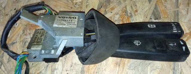 Перемикач підрульовий, правий 20700927 VOLVO