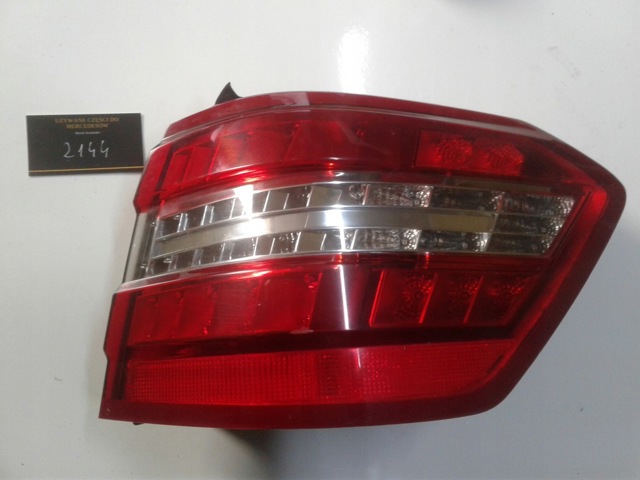 Ліхтар задній правий, зовнішній 2128204064 MERCEDES