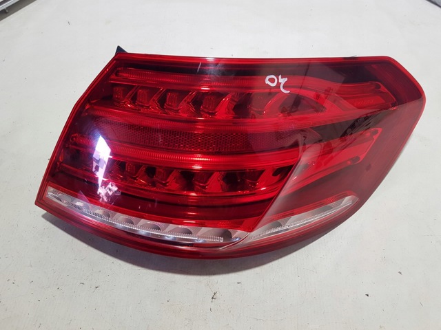 Фара задня права зовнішня 2129068802 MERCEDES