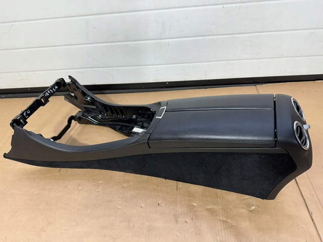 кришка подлоктніка 2136800703 MERCEDES