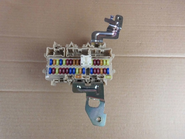 Коробка запобіжників 243504CL0B NISSAN