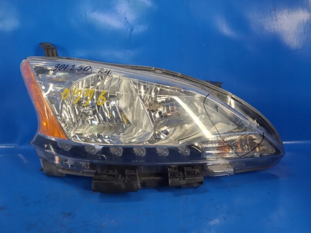 Фара комбінована, передня 260103SG2A NISSAN