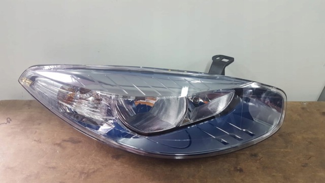 Фара передня права 260105585R RENAULT