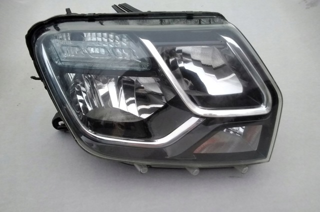 Фара правая 260105828R RENAULT
