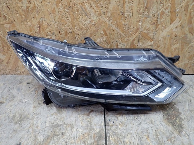 Фара комбінована, передня 26010HV00B NISSAN