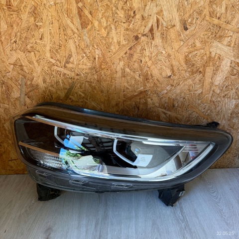 Фара комбінована, передня 260600681R RENAULT